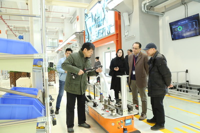 上海杉达学院陈以一校长一行来访我校进行技术交流考察